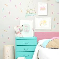 The colour combination in your bedroom walls are a direct reflection of your family's personality, choosing and creating the right colour combination is one of the difficult processes for beginners. 24 Wall Decor Ideas For Girls Rooms
