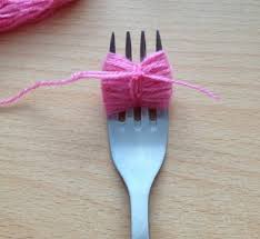 Faire Un Pompon Avec Une Fourchette La Fille Du Quatrieme
