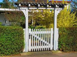 Portillon De Jardin 50 Idees Pour Votre Exterieur Fence Options Garden Gates Fence Gate
