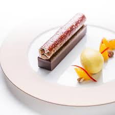 Alain Ducasse Celebrez Les Fetes De Fin D Annee A Londres Au Restaurant Alain Ducasse At The Dorchester Food Plating Fine Dining Recipes Michelin Star Food