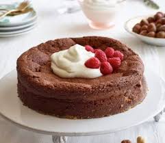 Lidia Bastianich S Chocolate Hazelnut Cake Chatelaine Recipe Chocolate Hazelnut Cake Hazelnut Cake Cake Desserts