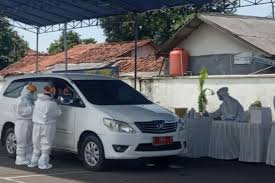 Dari Rapid Test Di Karawang Enam Warga Positif Corona Halaman All Kompas Com