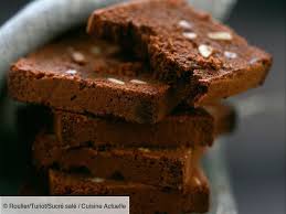 Recette Gateau Chocolat Et Amandes Vanille Ingredients 6 Personnes 225 G De Farine 100 G D Amandes En 2020 Recette Gateau Chocolat Gateau Chocolat Recette Gateau