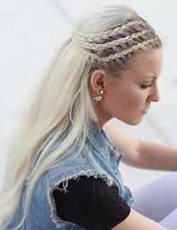 This short braided hairstyle can take less time to complete and is suitable for any age group of women. 21 Glamorous Braided Hairstyles That White Girls Love