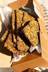 Consulter Le Sujet Pains Aux Legumes D Hiver Gomasio De Noisettes De Garance Au Deshydrateur Raw Food Recipes Food Raw Vegan Recipes
