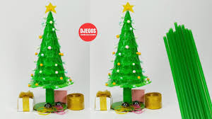 Sedangkan khiasannya juga terbuat dari barang bekas seperti koran, pipet dan plastik. Diy Pohon Natal Dari Sedotan Diy Christmas Tree Drinking Straw Youtube