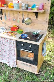 Tuto Bricolage Fabriquer Une Cuisine Enfant En Palettes Mafamillezen Cuisine Enfant Cuisine En Bois Enfant Tuto Bricolage