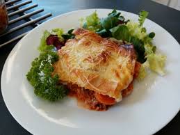 Lasagnes A La Bolognaise De Cyril Lignac Dans Tous En Cuisine Mes Meilleures Recettes Faciles Lasagnes Lasagne Bolognaise Recette Cyril Lignac