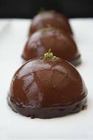 Mousse Au Fromage Blanc Et Citron Vert Sur Daquoise Coco Pralinettes Dessert Individuel Alimentation Dessert