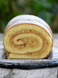 Roule Aux Pommes Et Caramel Au Beurre Sale A La Place Des Pommes J Ai Mis Du Speculos En Petits Morceaux C Est Une Tuerie Caramel Au Beurre Recette Et Recette Roule