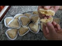 شهيوات ريحانة كمال حلويات باللوز حلوة باللوز معسلة Youtube Food Sugar Cookie Food And Drink