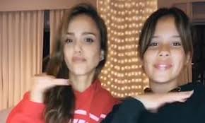 Jessica marie alba (born april 28, 1981) is an american actress and businesswoman. Jessica Alba Dances With Daughter Honor 11 To Synchronized Routine Daily Mail Online