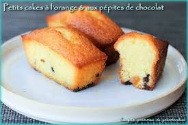 Petits Cakes A L Orange Et Aux Pepites De Chocolat Recette Petit Cake Cake A L Orange Pepite Chocolat