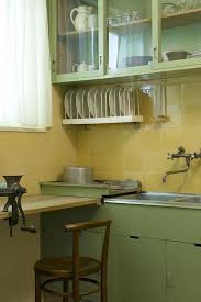1926 La Premiere Cuisine Integree Au Monde 1930s House Renovation Vintage Kitchen Kitchen Renovation