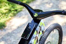 Vous êtes adepte du vélo électrique mais oubliez régulièrement d'en recharger la batterie? Breve Skoda Klement Un Etonnant Velo Electrique Sans Pedales