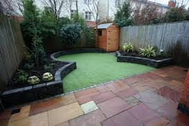 Narrow Space Garden With Artificial Grass And Nest Bird Backyard Grass Landscaping Minimalist Garden No Grass Backyard