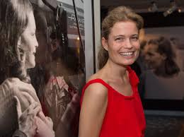 Nach dem tod ihrer mutter wuchs sarah biasini bei ihrem vater, dem schauspieler daniel biasini (72), in paris auf. Romy Schneider Wie Es Tochter Sarah Biasini Heute Geht Liebenswert Magazin