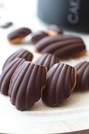 Madeleines Avec Coques En Chocolat Recette Facile Recette Madeleine Recette Madeleine Chocolat Coque En Chocolat