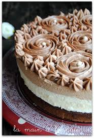 Entremets Au Chocolat Blanc Et Praline Desserts Food Sweets