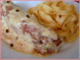 Andouillettes De Troyes A La Moutarde Et Au Vin Blanc Recette De Plat Andouillette Andouillette De Troyes