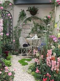 85 Stunning Small Cottage Garden Ideas For Backyard Landscaping Cottage Garden Design Small Courtyard Gardens Small Cottage Garden Ideas