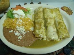 Enchiladas Verdes 3 Tortillas Dipped In Green Sauce Stuffed With Beef Chicken Pork Or Chihuahua C Food Mexican Food Recipes Mexican Food Recipes Authentic