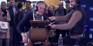 Comment Fabrique T On Du Beurre Demonstration En Video Avec Un Maitre Beurrier