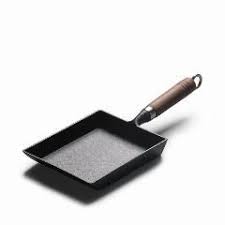 Thickened Japanese Omelette Pan Egg Pan Non Stick Rectangle Mini Frying Pan Tamagoyaki Cast Iron Pan In 2020 Omelette Pan Cast Iron Tea Pot Mounted Bottle Opener