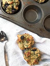 Muffins Sante A La Farine De Noix De Coco Banane Et Bleuet Sparks And Bloom Food Real Food Recipes Workout Food