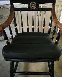 B A Torrey Interiors On Instagram Sometimes It S The Little Things That Tell The Home S Story Like This Mode Modern Leather Seat Leather Seat Seat Cushions