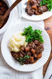 Beef Bourguignon Recipe Slow Cooker Recipes Tesco Real Food Recipe Beef Bourguignon Recipes Food Presentation