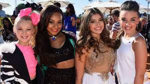 I'm backkkk :) jojo siwa and kenzie ziegler don't like what christi lukasiak has to say about their old dance teacher La Verdadera Razon Por La Que Jojo Siwa Se Unio A Dance Moms Espanol News24viral
