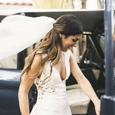 They look just as polished as a full updo or ponytail — plus a part of hearst digital media good housekeeping participates in various affiliate marketing programs, which means we may. 41 Gorgeous Half Up Half Down Wedding Hairstyles