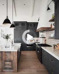 Idee Decoration Interieure Maison Cuisine Ouverte Avec Ilot Central Moderne Et Tendance Bois Cuisines Design Armoire De Cuisine Interieur Maison