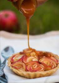 Tartelettes Pommes Bouquets Et Caramel Au Beurre Sale Tartelettes Aux Pommes Recette Mini Tarte