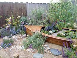 10 Coastal Garden Ideas To Inspire Your Outdoor Space In 2020 Beach Theme Garden Seaside Garden Coastal Gardens