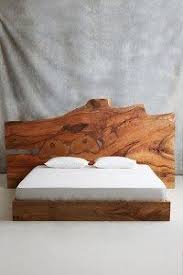 Testata letto con pregiata lavorazione del legno, completo di sponde e pedata altrettanto ben lavorata. Testiera Per Letto Matrimoniale In Legno Massello Strutture Letto In Legno Progetti Con Il Legno Legno