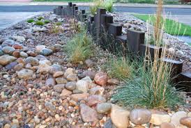 Front Garden 1 A Low Maintenance Seaside Style Garden Contains Sea 2577x1728 Jpg 2 577 1 728 Pixels Beach Theme Garden Seaside Garden Coastal Gardens