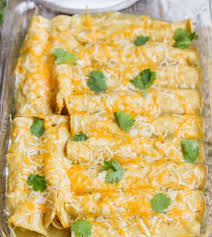 Best Green Chile Chicken Enchiladas Video Lil Luna Recipe Green Chile Chicken Enchiladas Enchilada Recipes Chicken Enchiladas Easy