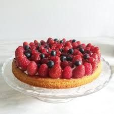 Tarte Aux Fruits Rouges Sable Breton Et Creme Au Mascarpone Vanillee Gateau Fruits Rouges Dessert Ete Tarte Sans Pate
