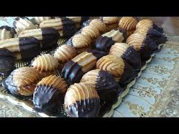 Les Petits Fours A Base D 39 Huile X2f بيتي فور بالزيت بمقادير بسيطة رااااااااائع المذاااااق Youtube Easy Meals Recipes Food