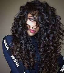 If you have long curly hair and are looking for the right way to style and cut them, you have come to the right place. This Is How Ayesha Styles Her Long Wavy Hair Naturallycurly Com