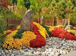 22 Floral Installations And Landscaping Ideas With Mums Celebrating Fall Colors Gorgeous Gardens Fall Flowers Garden Autumn Garden