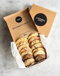Les Meilleurs Cookies De Paris Emballage De Boulangerie Design Emballage Alimentaire Emballage De Gateau