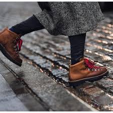 Danner Women S Mountain Light Cascade Danner Boots Backpacking Boots Hiking Fashion