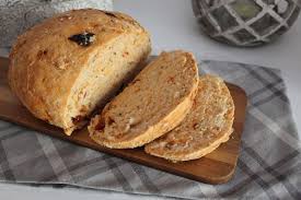 Pan De Tomates Secos Y Oregano Tomates Secos Recetas De Comida Pan