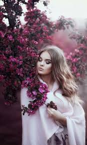Kadinlar Bir Gun Cekip Gittiklerinde Peslerinde Yetim Oksuz Kalan Cok Olur Mutfaktaki Dolap Pe Fantasy Photography Portrait Photography Spring Photography