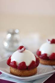Domes Chocolat Blanc Framboises Entremets Bagatelle Dome Chocolat Fraise Au Chocolat Chocolat