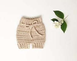 Dein kind kann seine babyborn anschließend mit dem löffelchen füttern oder den brei in ein fläschchen füllen. Hakeln Baby Shorts Baby Hose Pumphose Gestrickte Shorts Stricken Hakeln Baby Shorts Hakeln Pumphose Windel Ab Baby Shorts Suspender Pants Crochet Baby