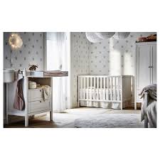 L'arrivée de bébé est souvent très attendue. Sundvik Lit Bebe Blanc 60x120 Cm Ikea